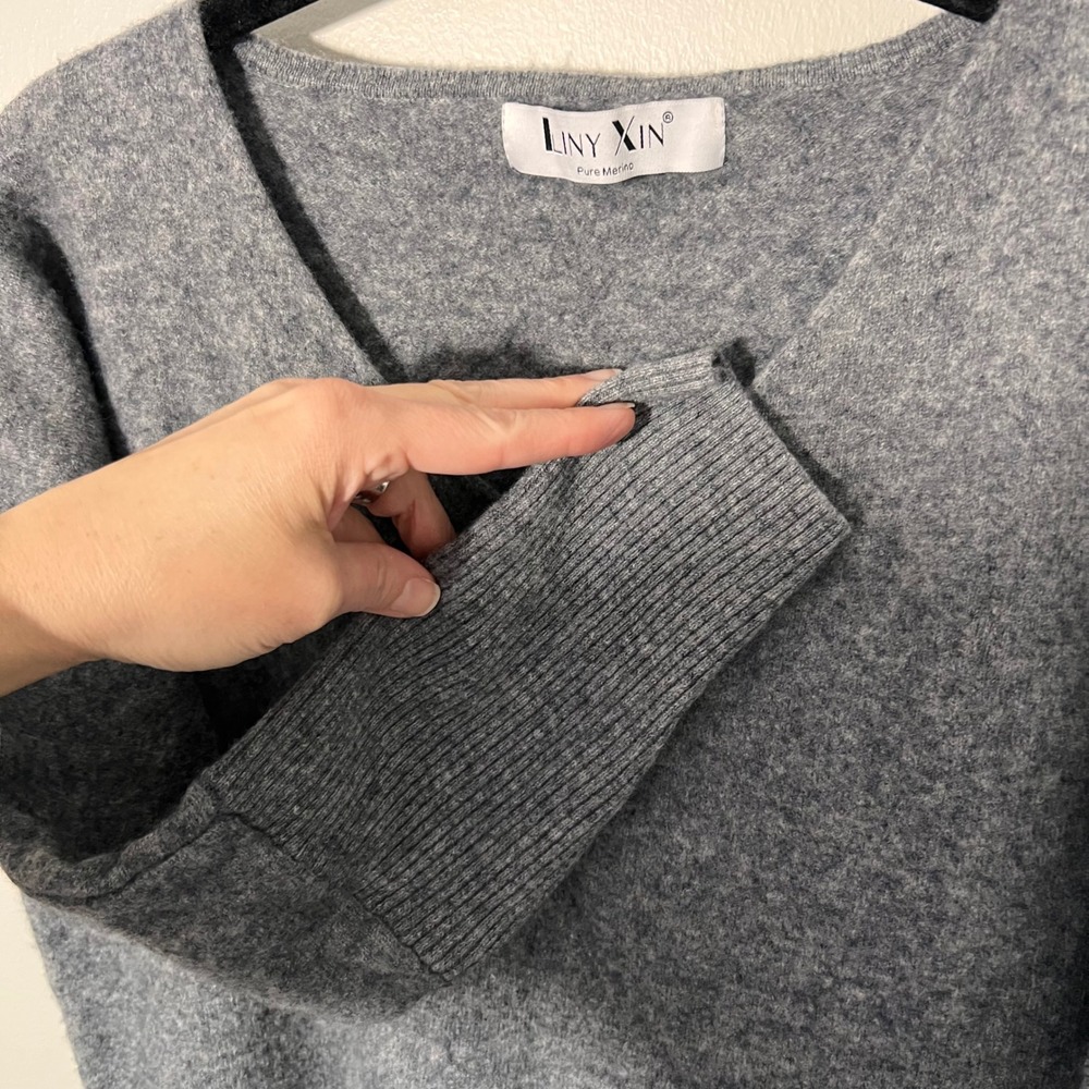 100% Superfine Merino Wool Womens Sweater in Gray Ribbed Sleeves Soft Small - Picture 8 of 13
